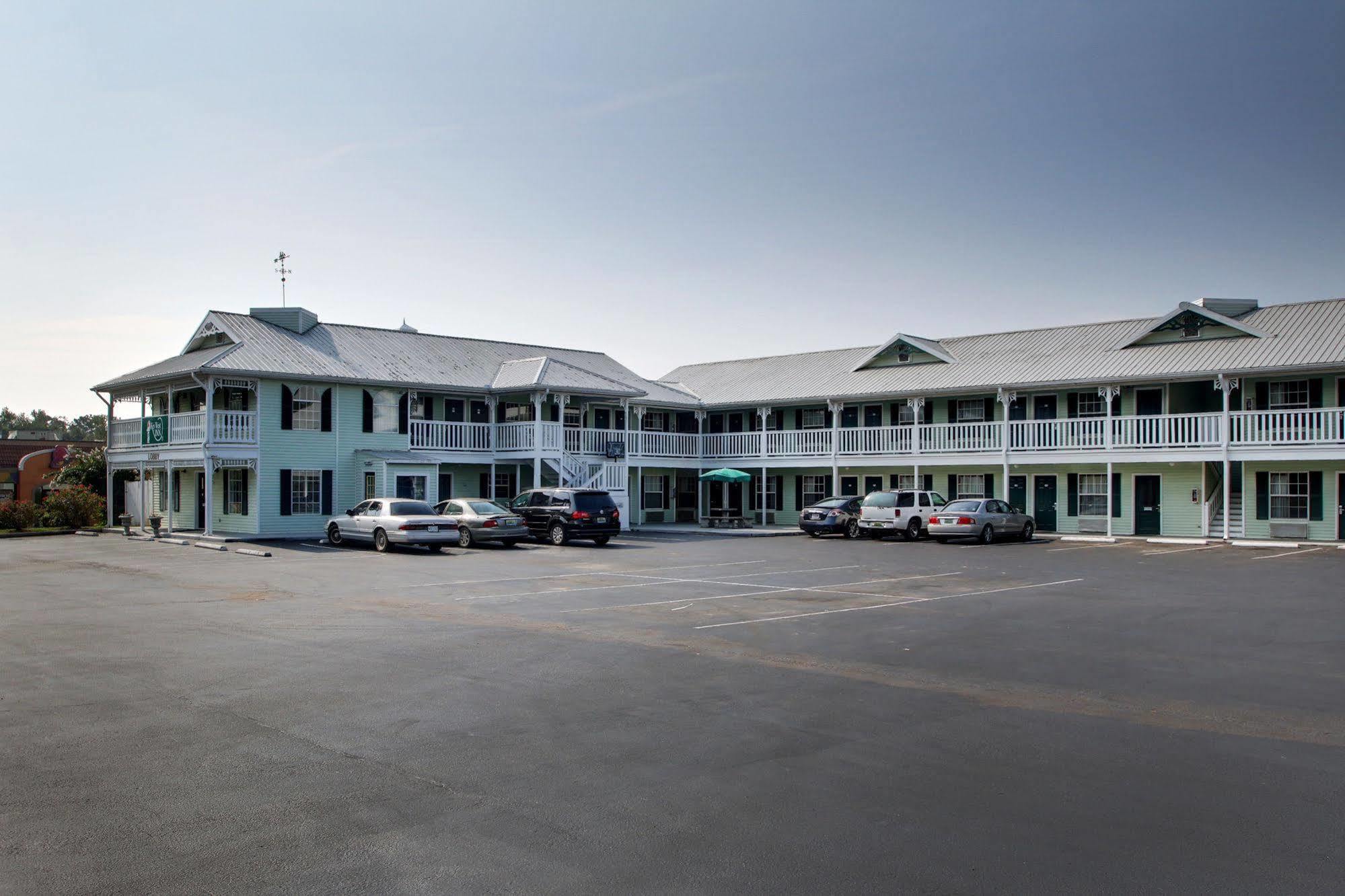 Key West Inn - Clanton Exterior photo